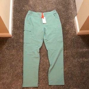 NWT FIGS Jade Yola skinny scrub pants